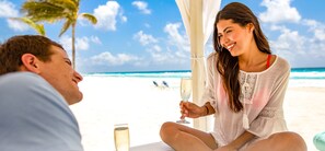 Couples’ dining - Sunscape Cancun All-Inclusive Resort & Spa by Hyatt (Cancun)