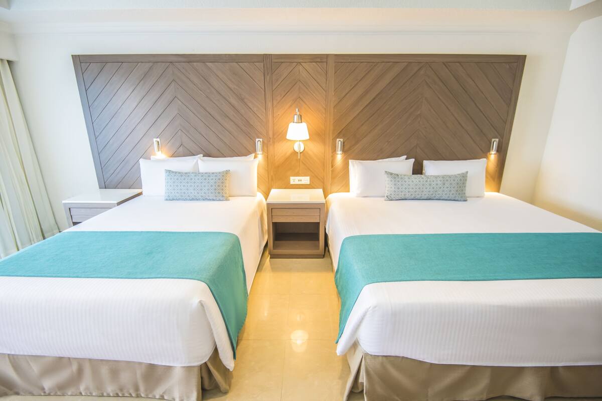 Premium bedding, free minibar, in-room safe, blackout curtains