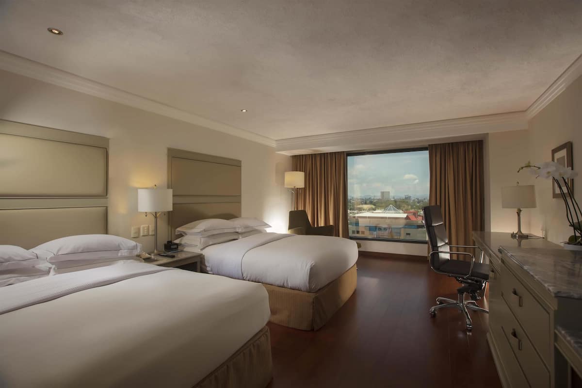 Superior Club Level | Premium bedding, minibar, in-room safe, desk