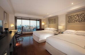 Premium bedding, minibar, in-room safe, desk - Barceló Guadalajara (Guadalajara)