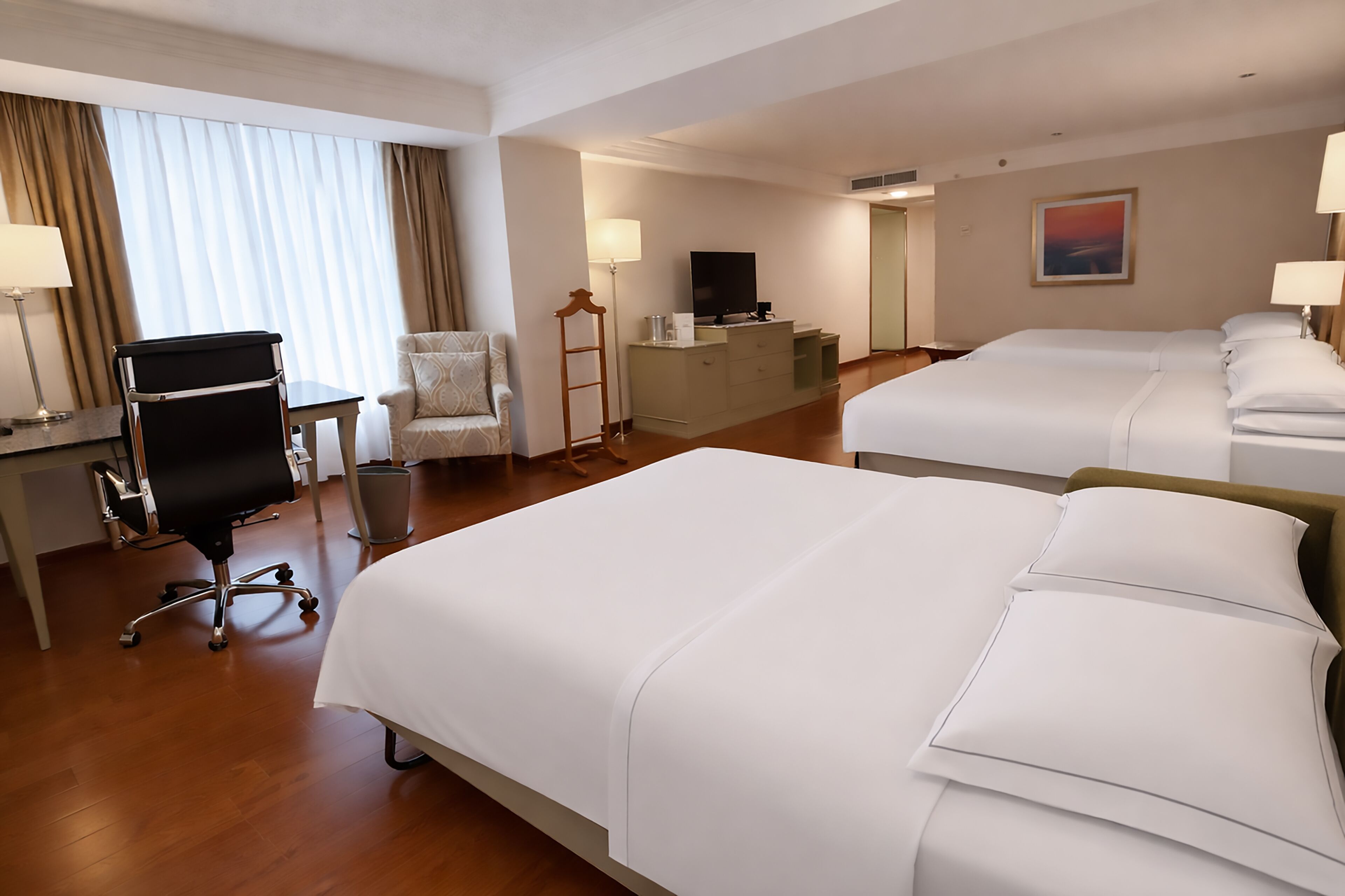 Premium bedding, minibar, in-room safe, desk