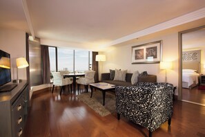 42 インチの液晶テレビ (ケーブル放送視聴可)、テレビ