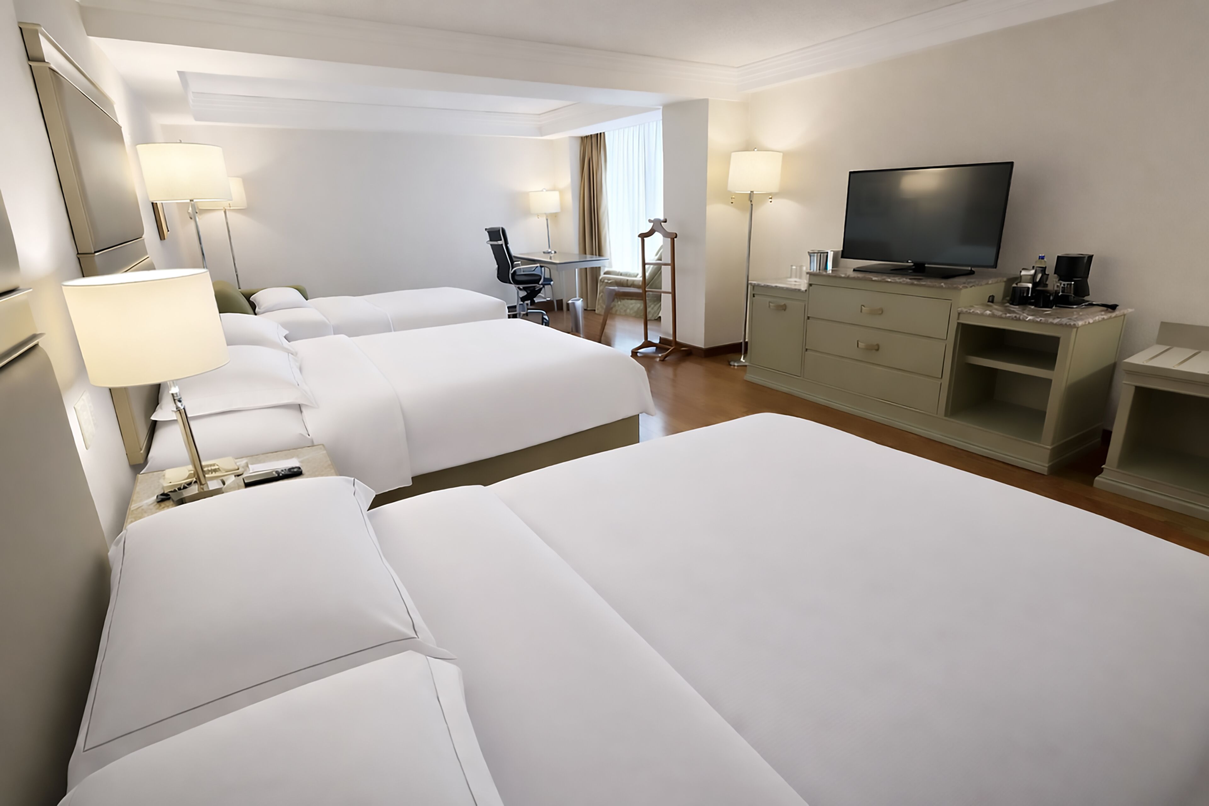 Ropa de cama de alta calidad y minibar 