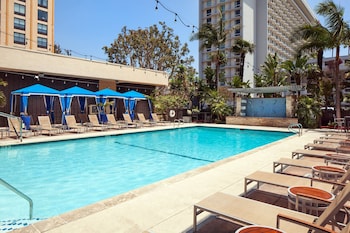 Pool (outdoor) at Four Points by Sheraton Los Angeles International Airport