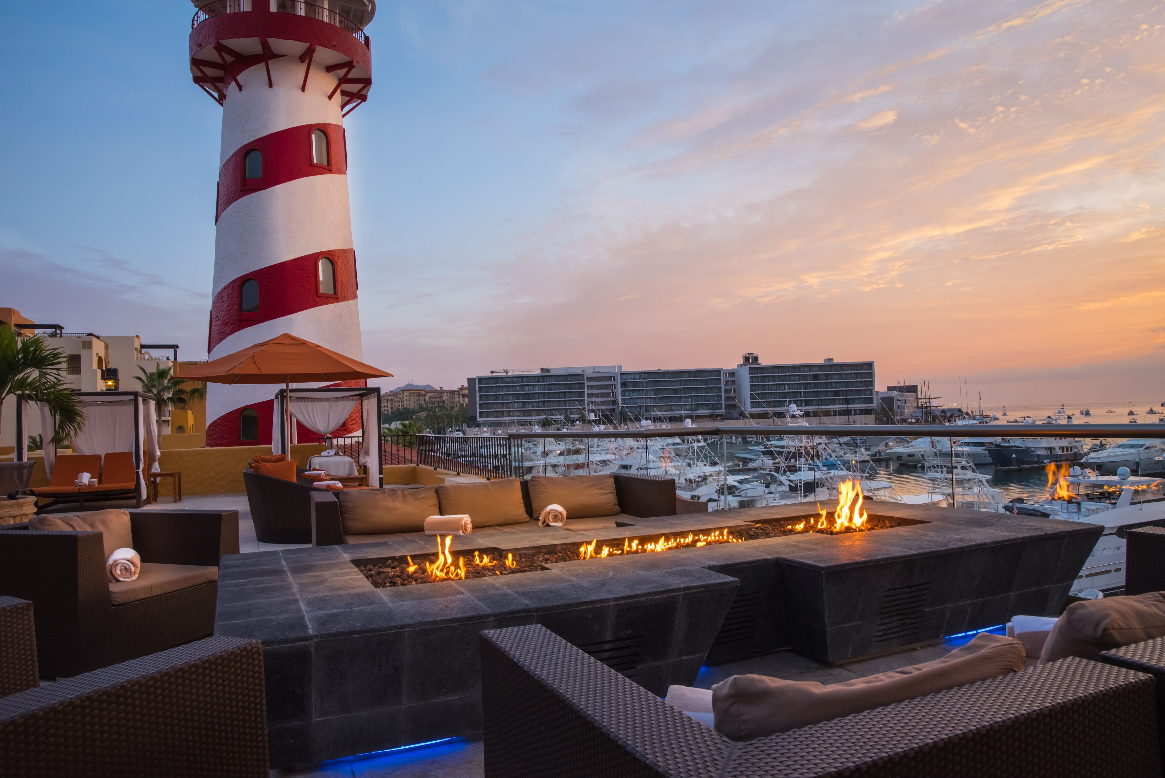 Hồ bơi ngoài trời, lều (phụ phí), dù/ô trên bãi biển/hồ bơi 