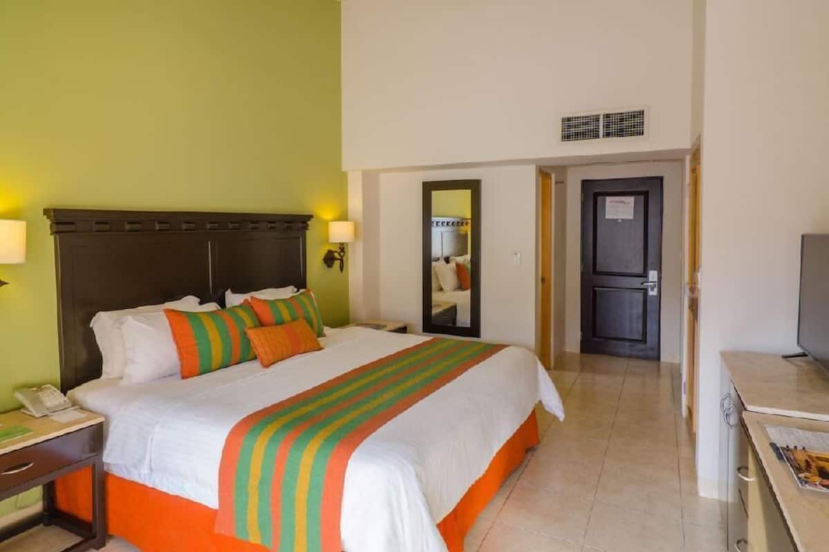 Premium bedding, down duvets, pillow-top beds, minibar
