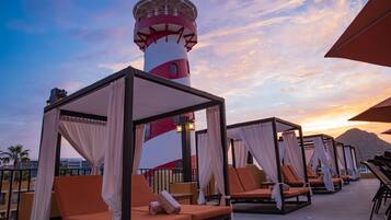 Outdoor pool, pool cabanas (surcharge), pool umbrellas
