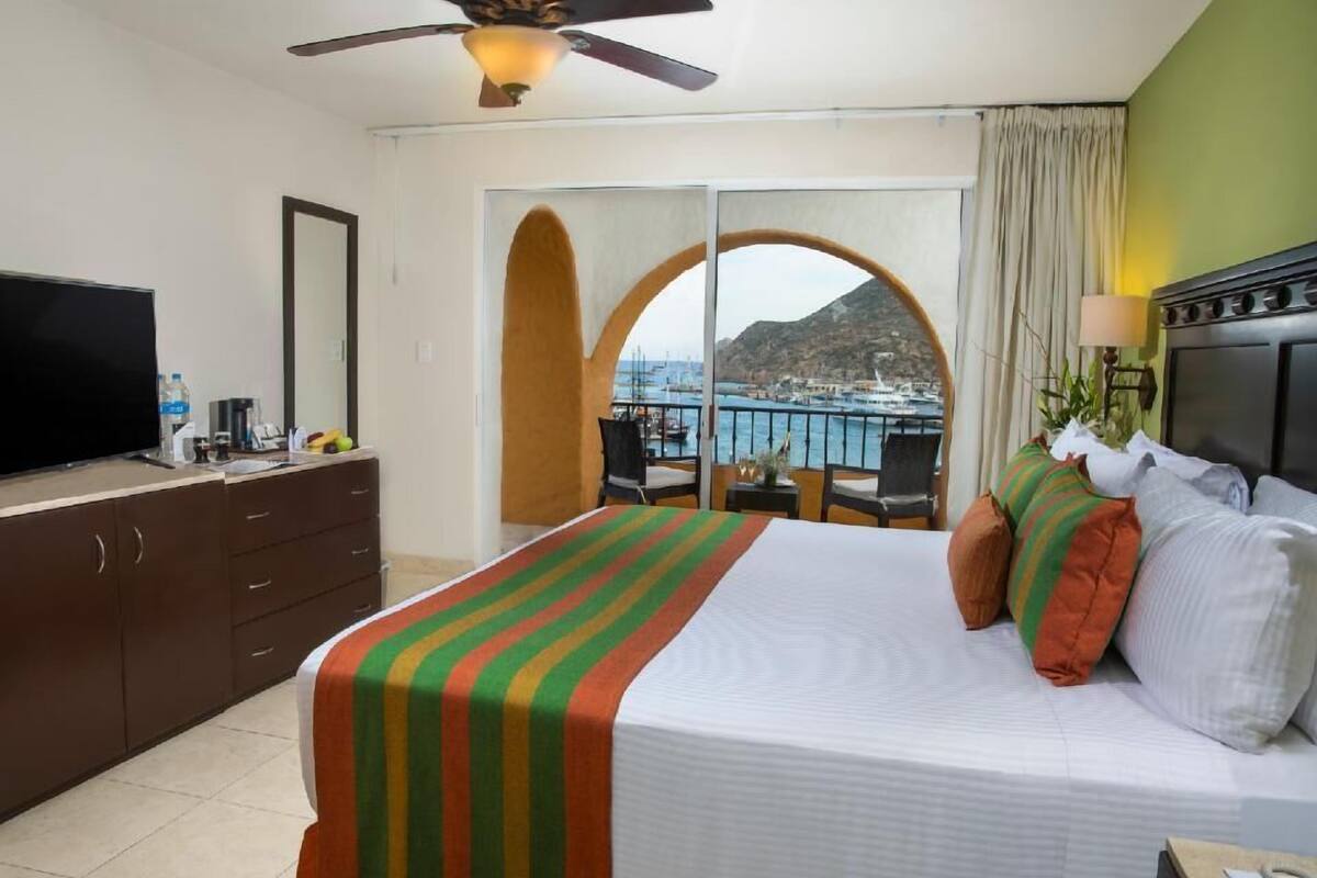 Premium bedding, down comforters, pillowtop beds, minibar