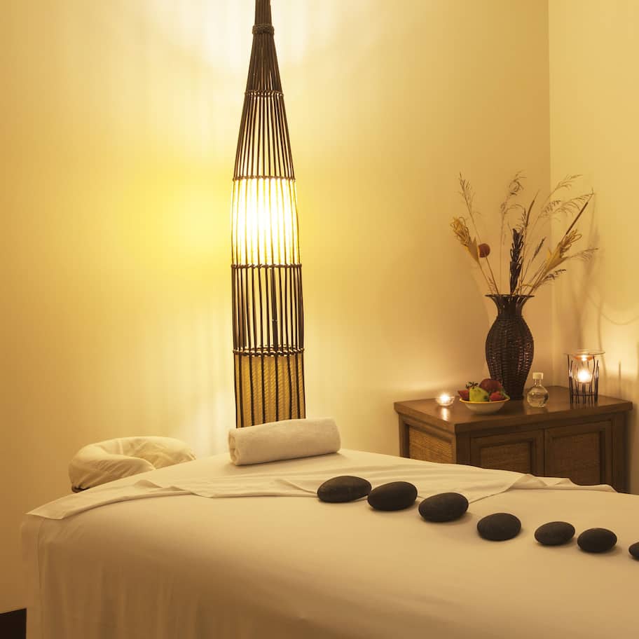 Couples treatment rooms, body treatments, mud baths, aromatherapy