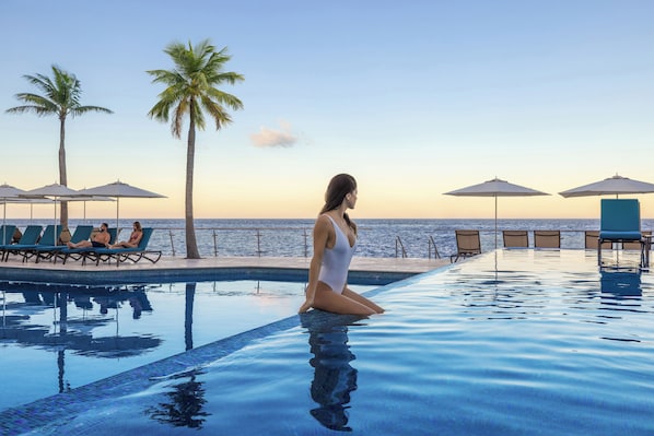 3 outdoor pools