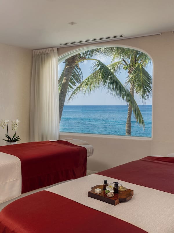 Couples treatment rooms, body treatments, aromatherapy