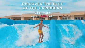 3 piscinas externas, guarda-sóis