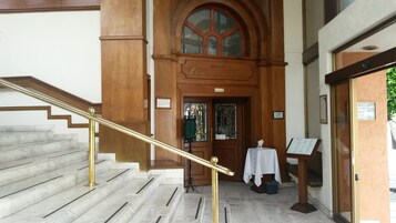 Breakfast, lunch and dinner served