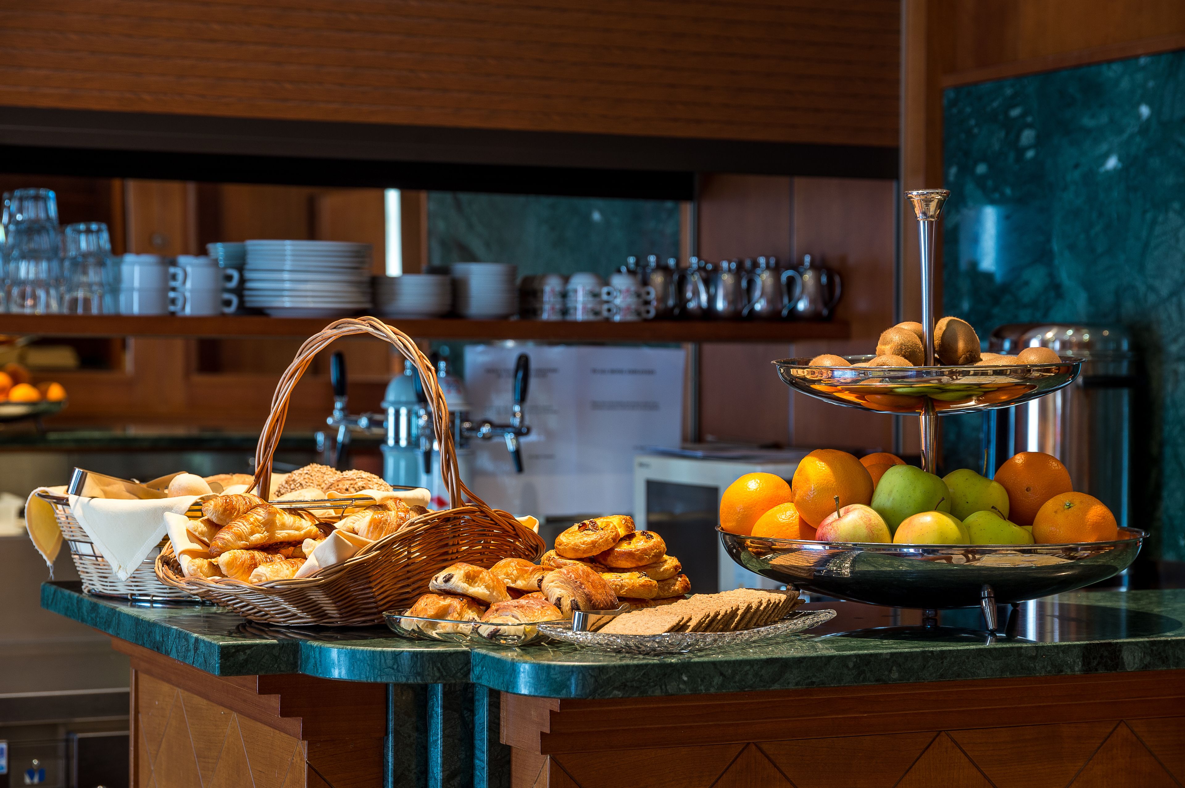 Daily buffet breakfast (CHF 26 per person)
