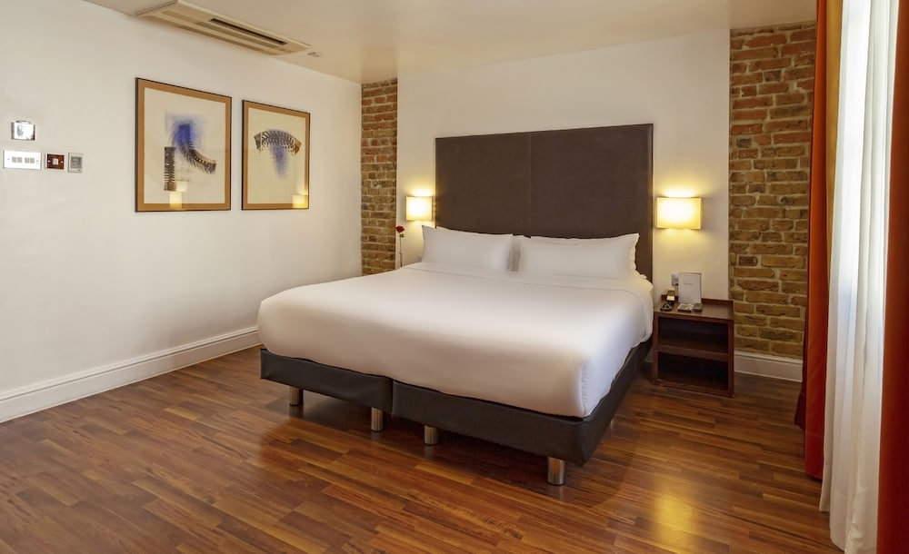 The Caesar Hotel by null