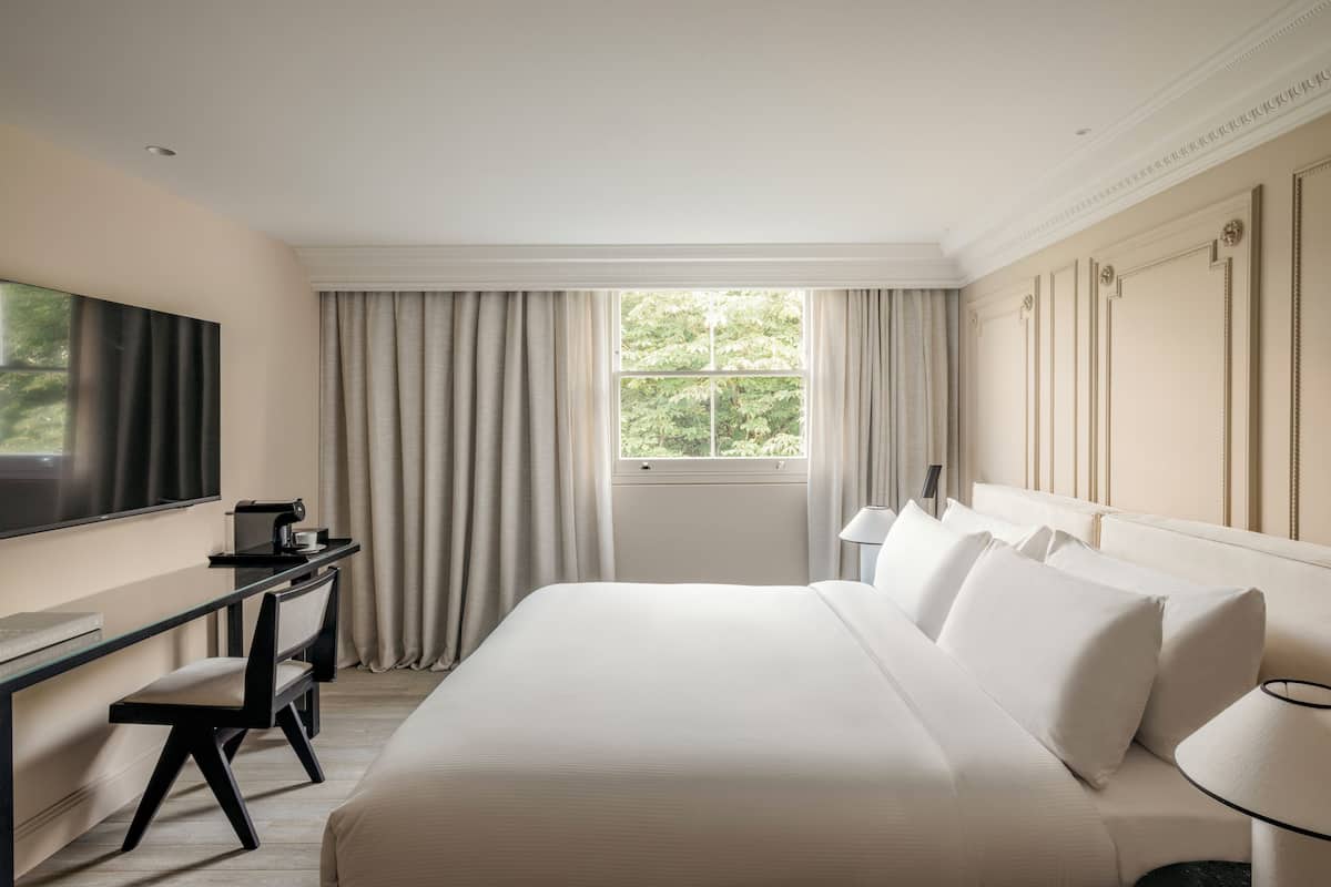 Deluxe Double Room | 1 bedroom, premium bedding, down comforters, in-room safe