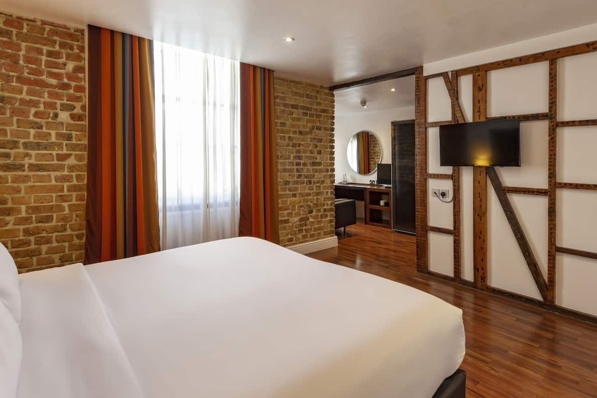 Deluxe Double Room | 1 bedroom, premium bedding, down comforters, in-room safe