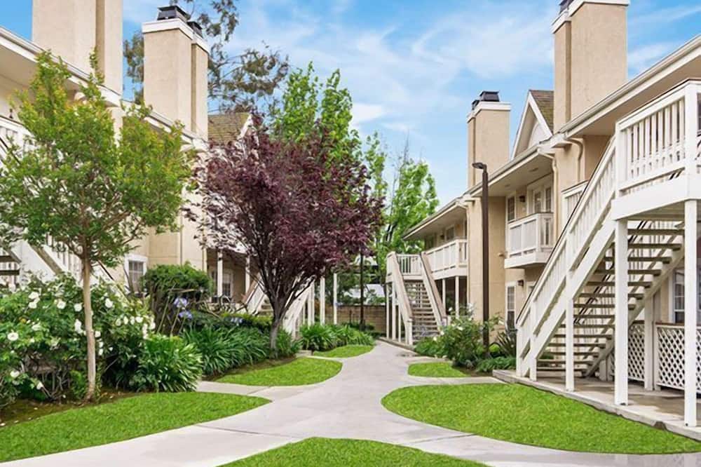 Chase Suites Hotel Brea-Fullerton