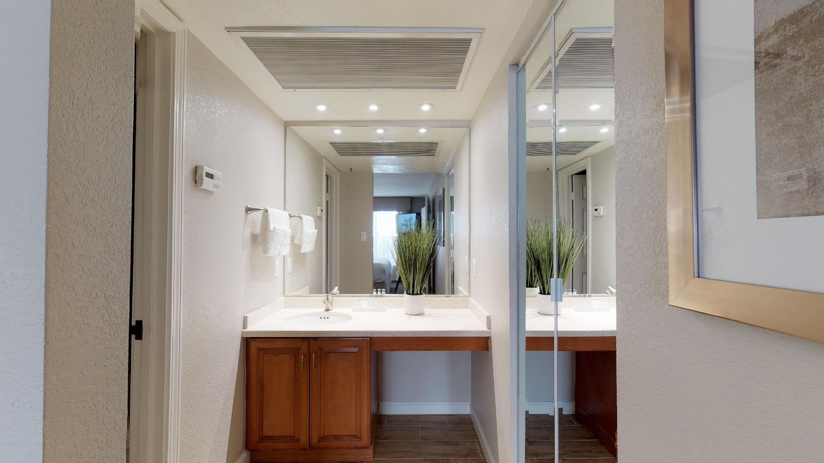 standard studio suite, 1 bedroom | bathroom | combined shower/bathtub, free toiletries, hair dryer, towels