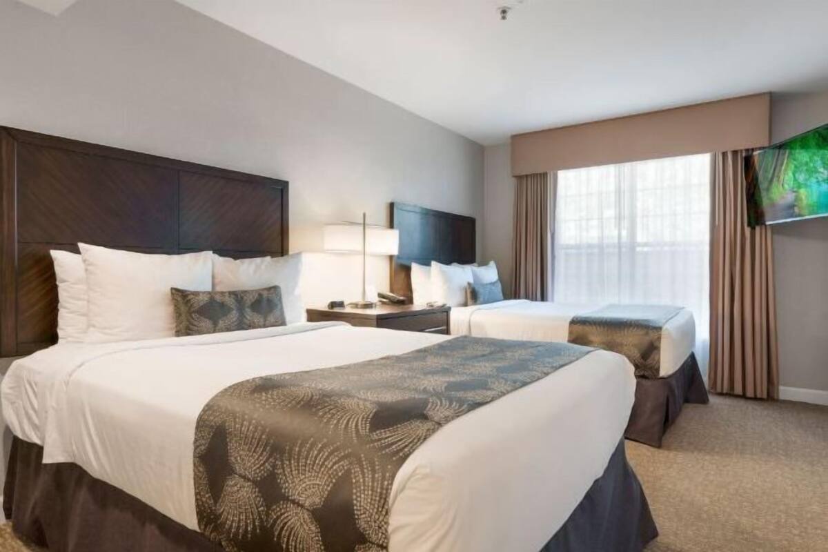 1 bedroom, premium bedding, pillowtop beds, in-room safe