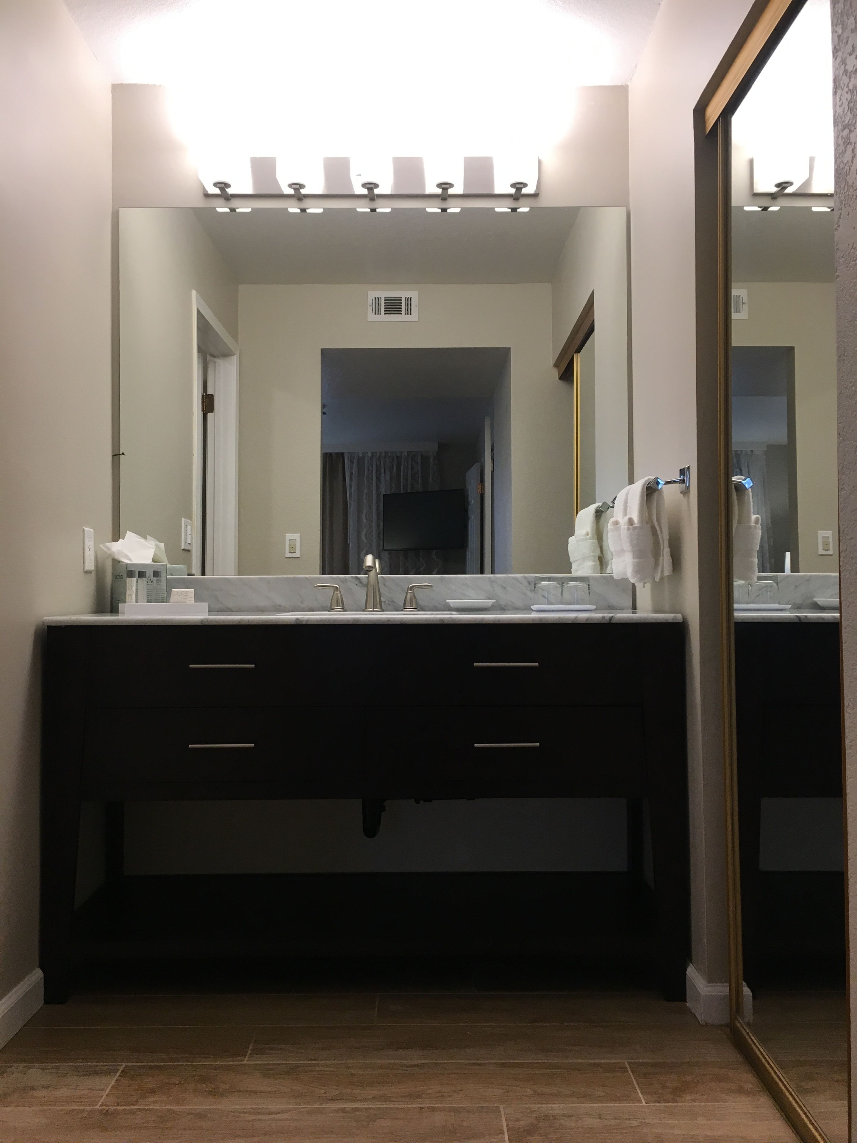 combined shower/bathtub, free toiletries, hair dryer, towels