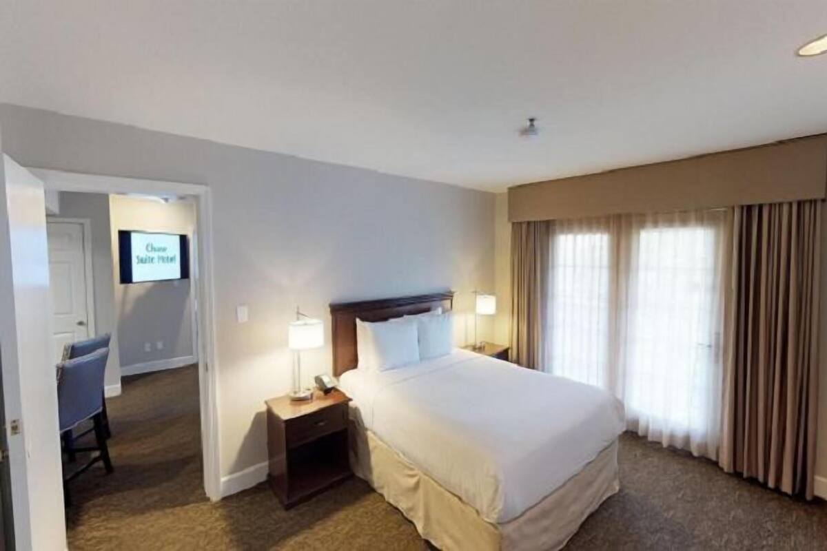 1 bedroom, premium bedding, pillowtop beds, in-room safe