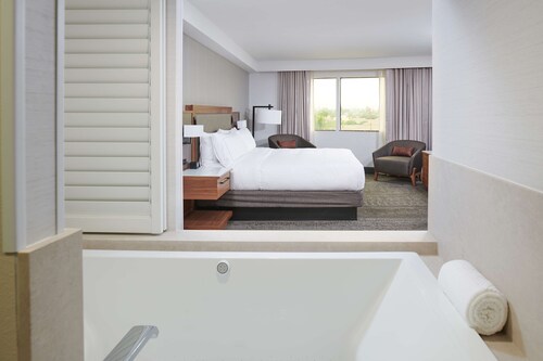 DoubleTree by Hilton Fullerton