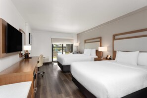 Pillow-top beds, desk, blackout curtains, iron/ironing board - La Quinta Inn & Suites by Wyndham Ft Lauderdale Cypress Cr (Fort Lauderdale)