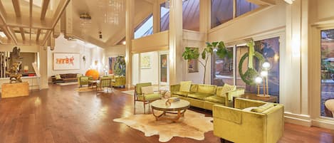 Sala de estar en el lobby