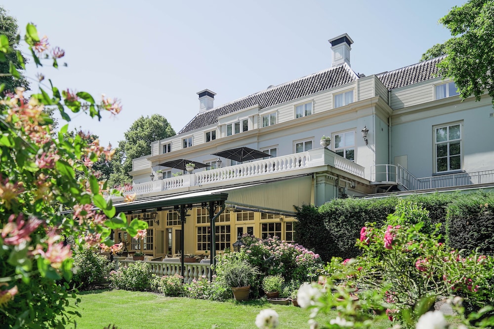 Relais & Chateaux - Central Park Voorburg by null
