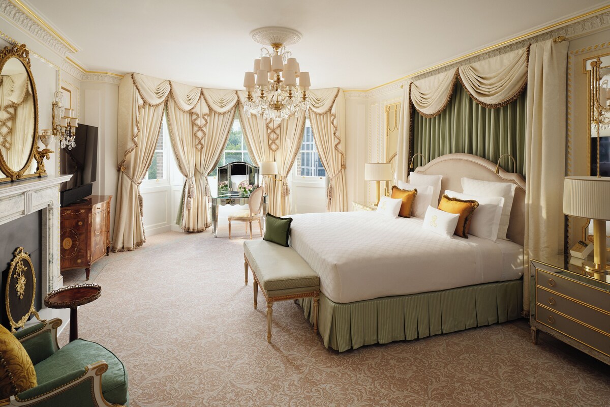 The Prince of Wales Suite | Hypo-allergenic bedding, minibar, in-room safe, desk
