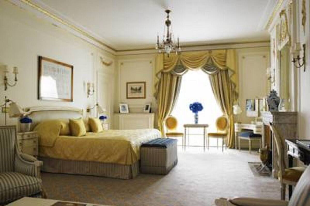 Hypo-allergenic bedding available, minibar, in-room safe, desk