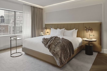 Vogue Hotel Montreal Downtown, Curio Collection by Hilton