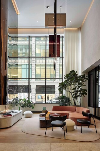 Vogue Hotel Montreal Downtown, Curio Collection by Hilton
