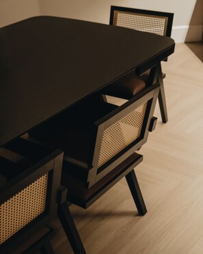 Dining room - Vogue Hotel Montreal Downtown, Curio Collection by Hilton (Montreal)