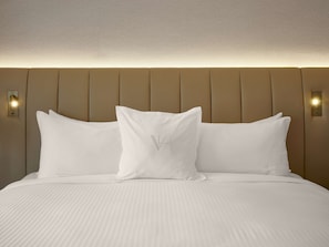 Hochwertige Bettwaren, Daunenbettdecken, Select-Comfort-Betten, Minibar