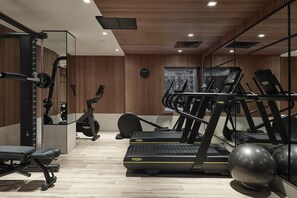 Fitness facility - Vogue Hotel Montreal Downtown, Curio Collection by Hilton (Montreal)
