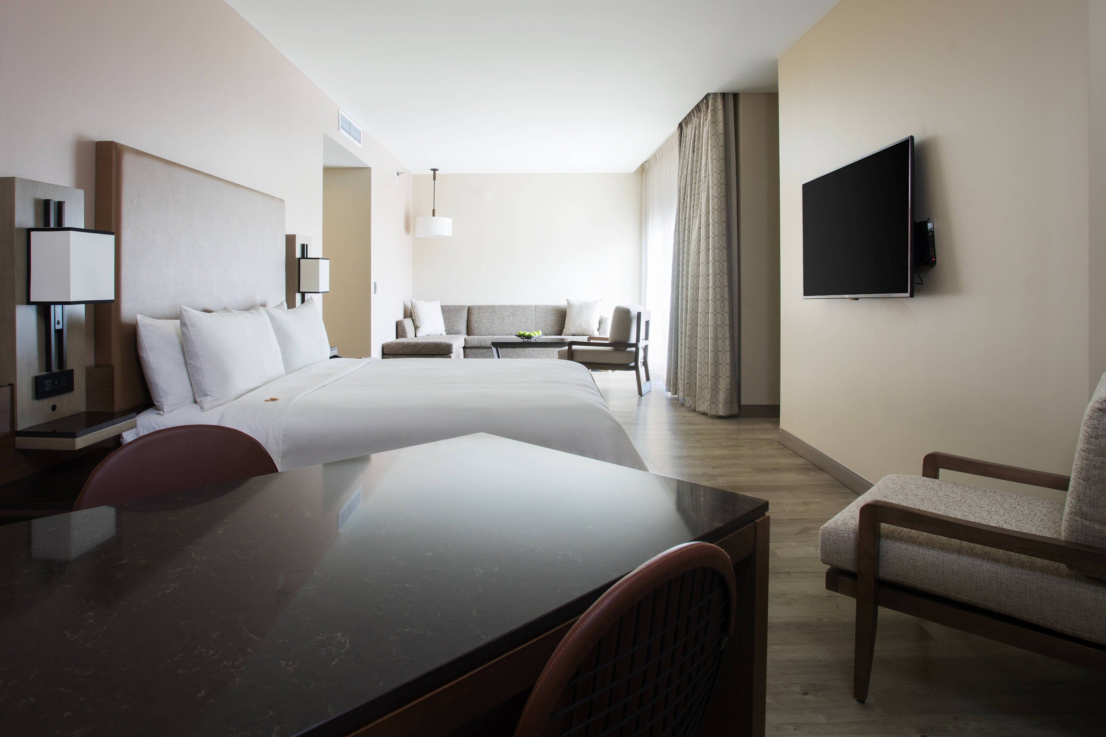 1 bedroom, egyptian cotton sheets, premium bedding, down duvets