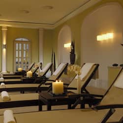 Sauna, body treatments, aromatherapy, hot stone massages
