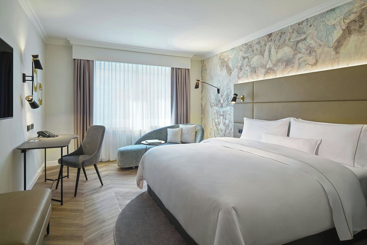 Deluxe Room, 1 King Bed, Non Smoking