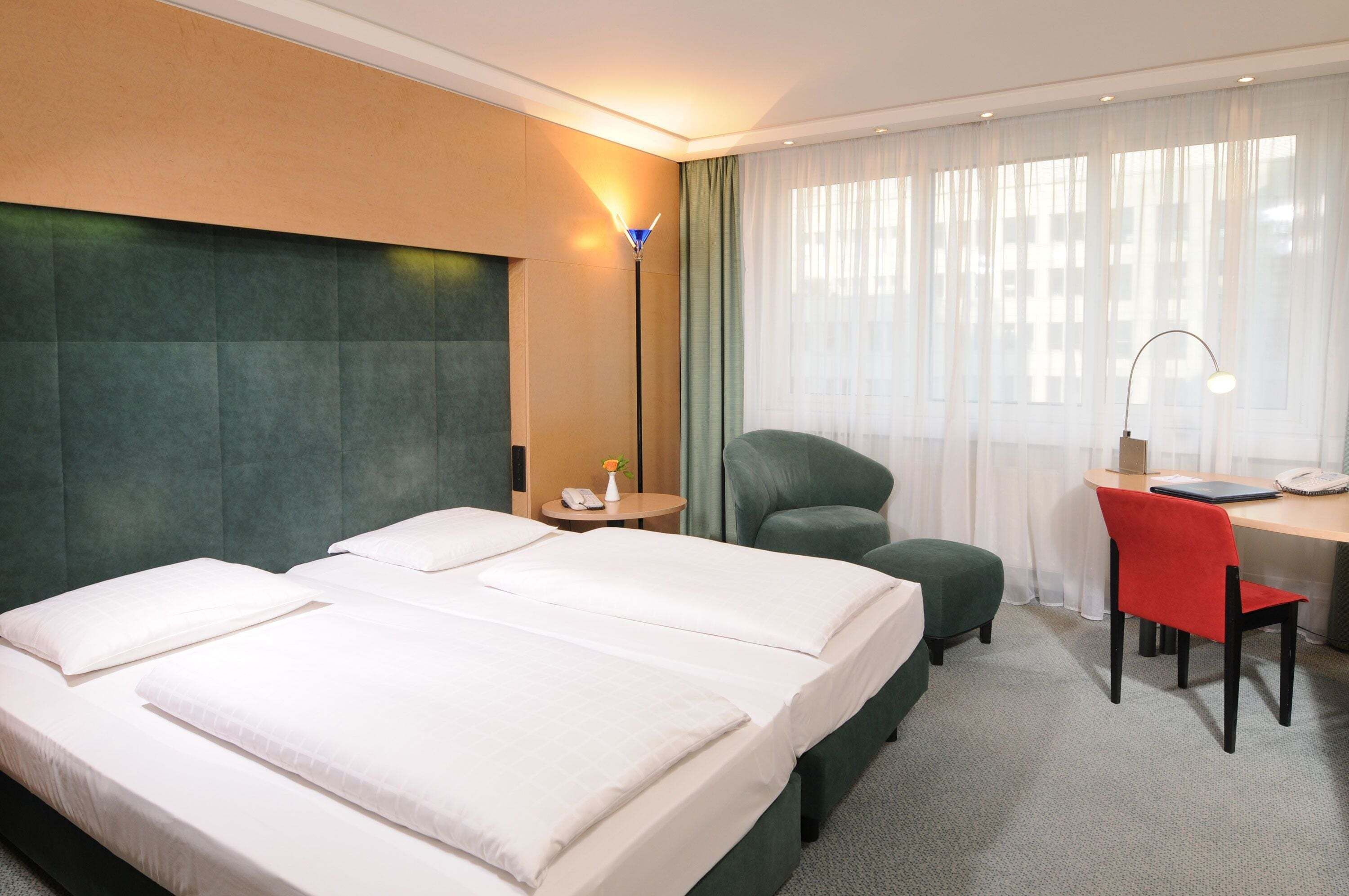 Hypo-allergenic bedding, in-room safe, desk, soundproofing