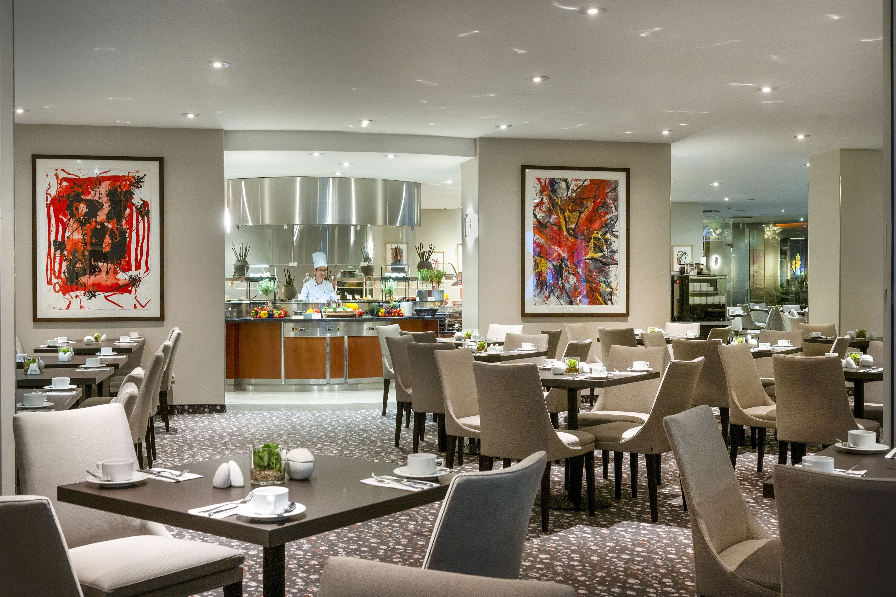 Päivittäinen buffetaamiainen (24 EUR per henkilö)