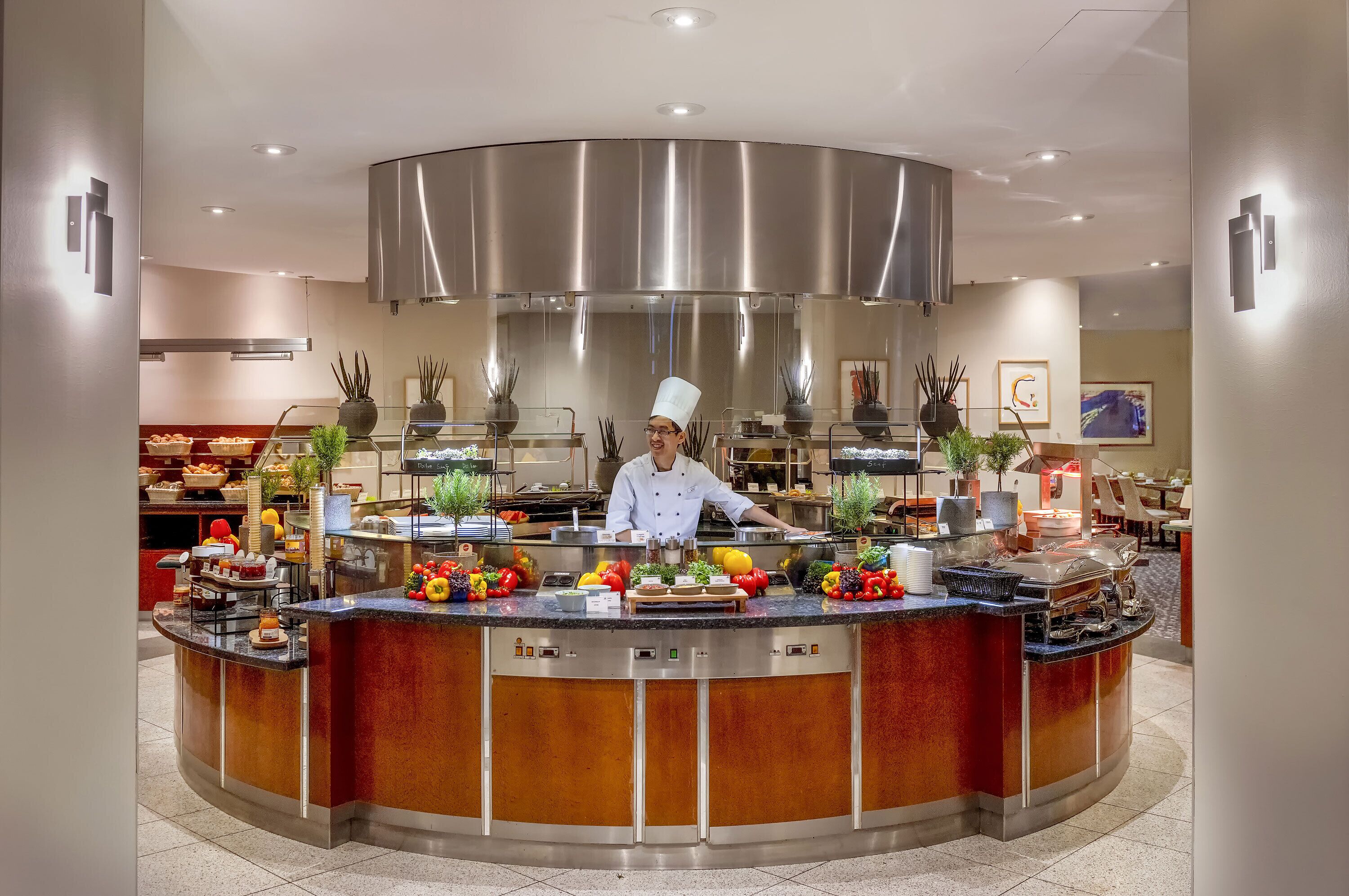 2 Restaurants, Frühstück, Mittagessen, Abendessen, internationale Küche