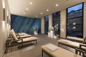 Massage/treatment rooms, massages
