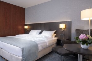 Superior Double Room | 1 bedroom, hypo-allergenic bedding, in-room safe, desk