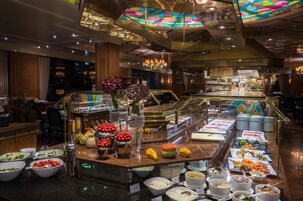 Colazione a buffet a pagamento, servita tutte le mattine