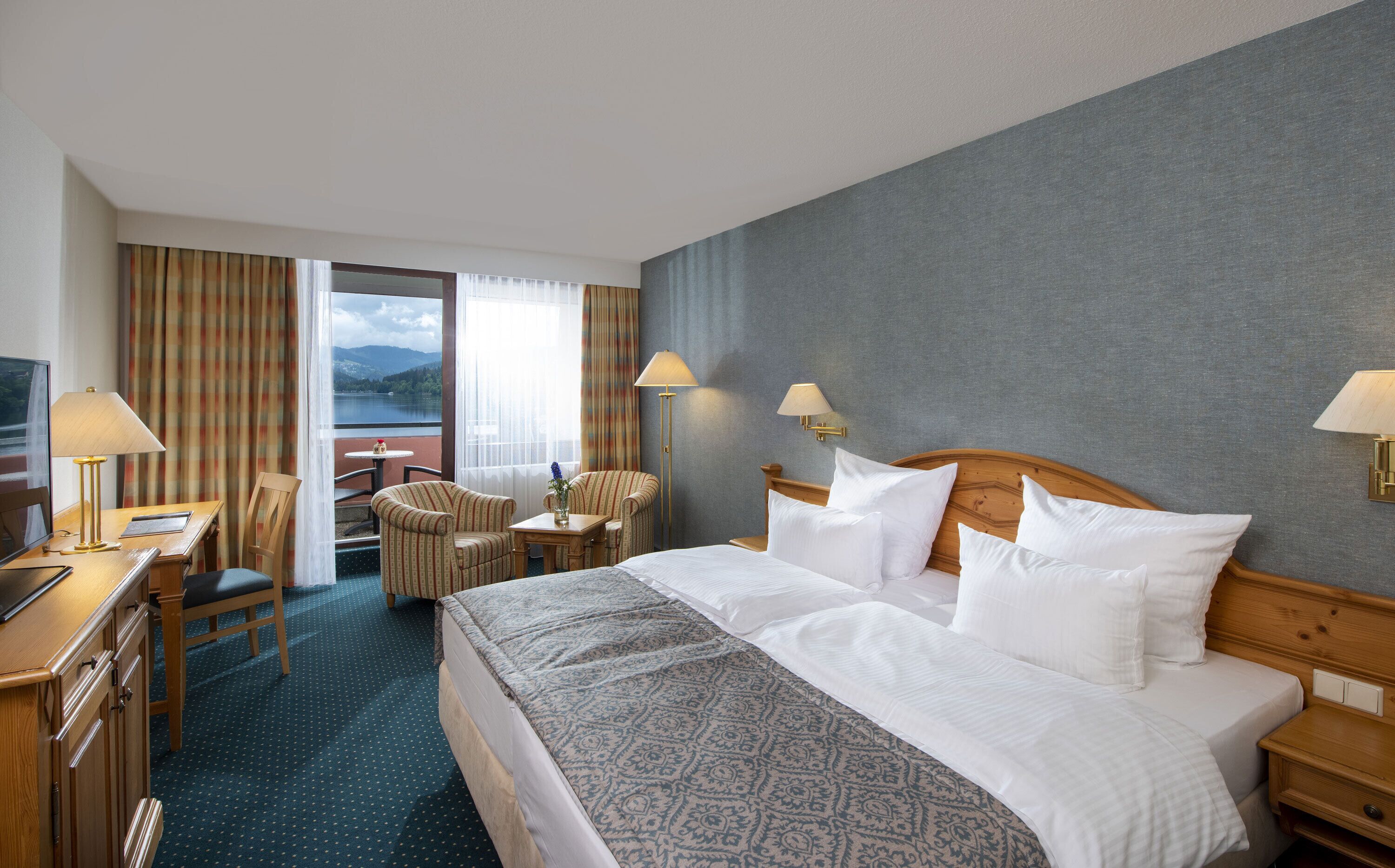 Premium bedding, minibar, in-room safe, desk