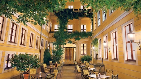 Outdoor dining. Bilderberg Bellevue Hotel Dresden