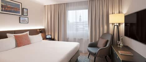 Premium bedding, in-room safe, individually decorated