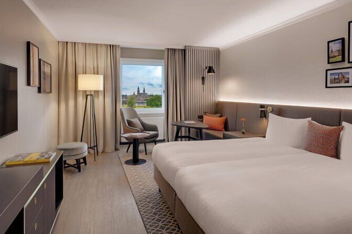Bellevue Room | Premium bedding, in-room safe, desk, soundproofing